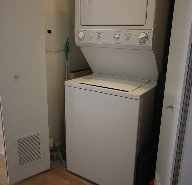 1st image of 8 E Randolph St Unit 3208