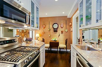 4th image of 179 E 79th St APT 8B