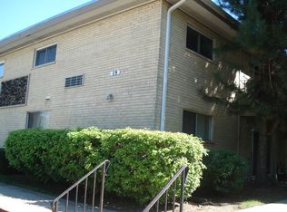 19 E Palatine Rd APT 2B, Palatine, IL 60004