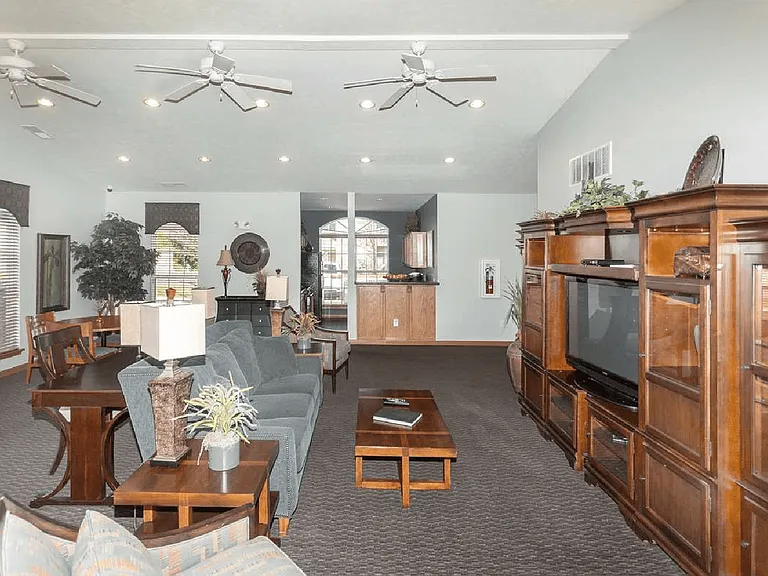 Forest Ridge — Photo 8