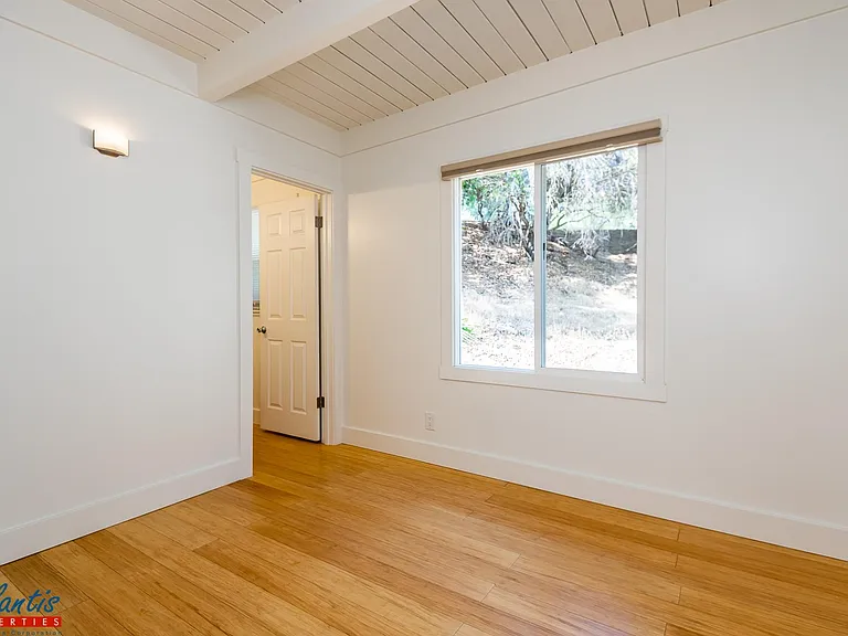 601 Middle Rd #8 — Photo 7