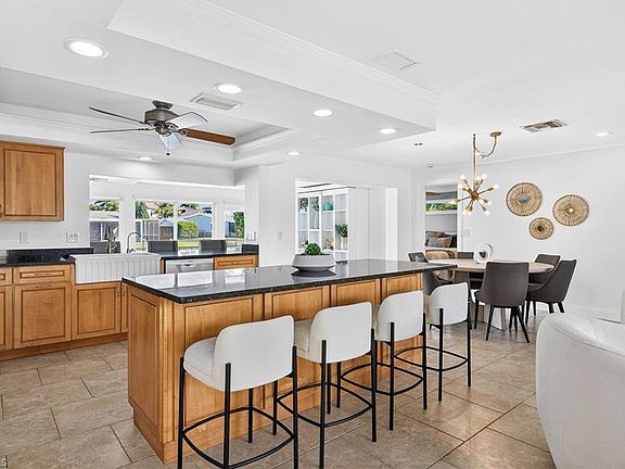 5th image of 407 Parkway CT