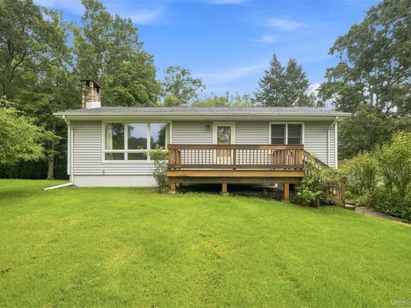 31 Red Barn Road, Pine Bush, NY 12566