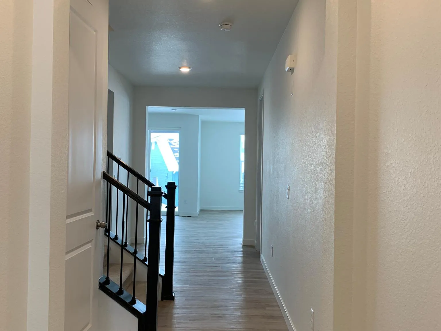 3 bed, 2.5 bath, 2324 sqft, $3,600 — Photo 4
