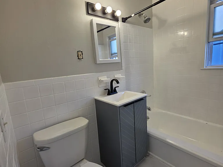 824 E Broadway #304 — Photo 5