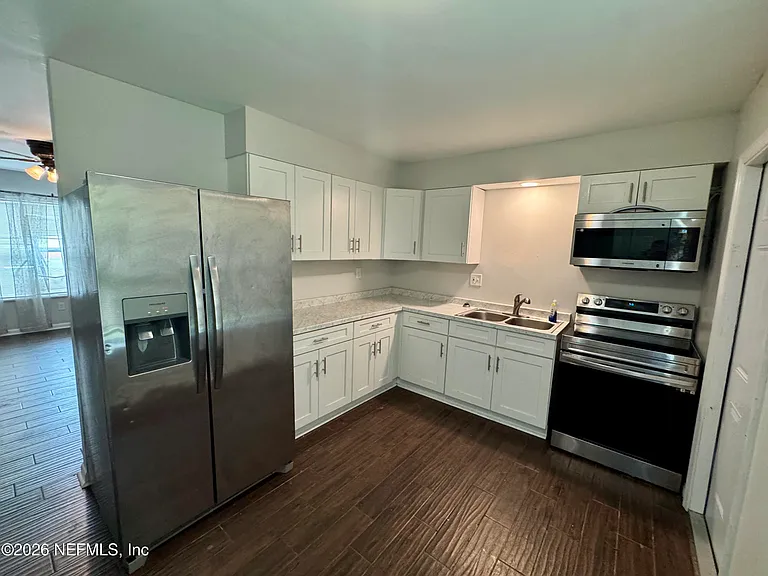 707 Rainer Rd #4 — Photo 4