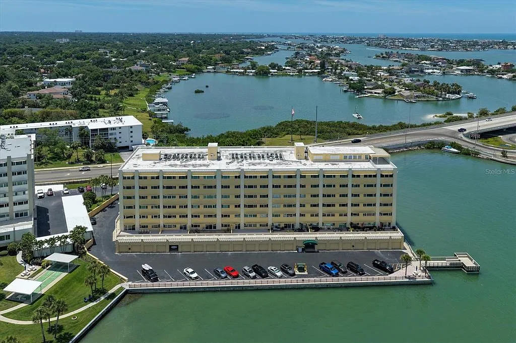 2 bed, 2.0 bath, 1440 sqft, $3,000 — Photo 3