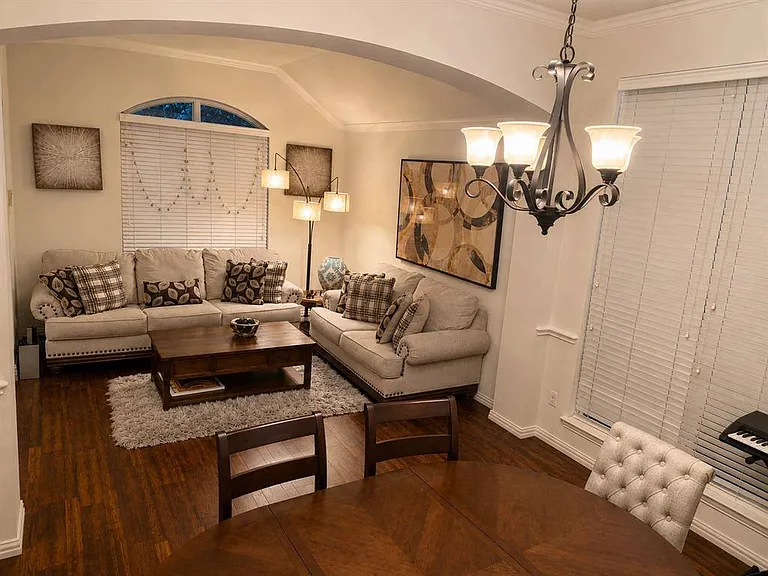 9504 Patagonia Ln — Photo 3