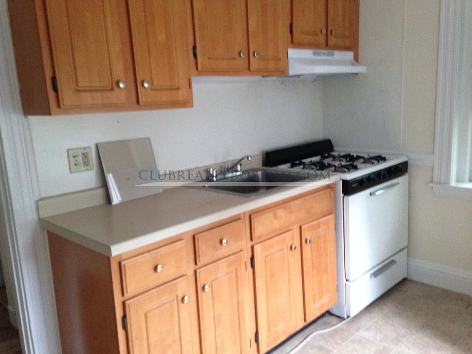 2nd image of 127A Washington St #4