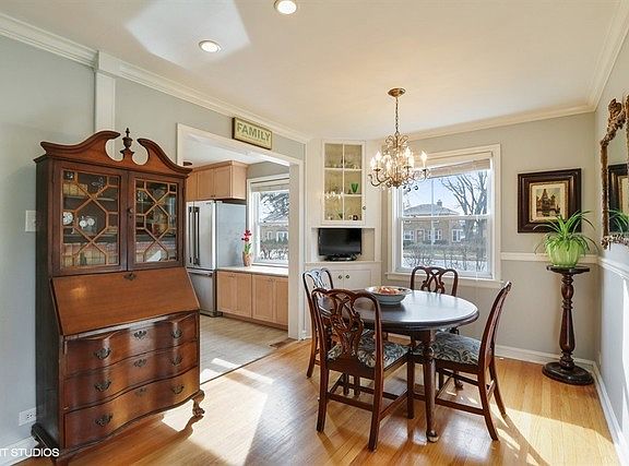 4th image of 1713 Spruce Ave
