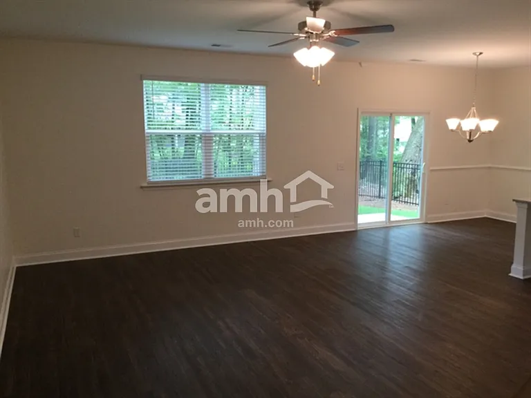 218 Swan Dr — Photo 7