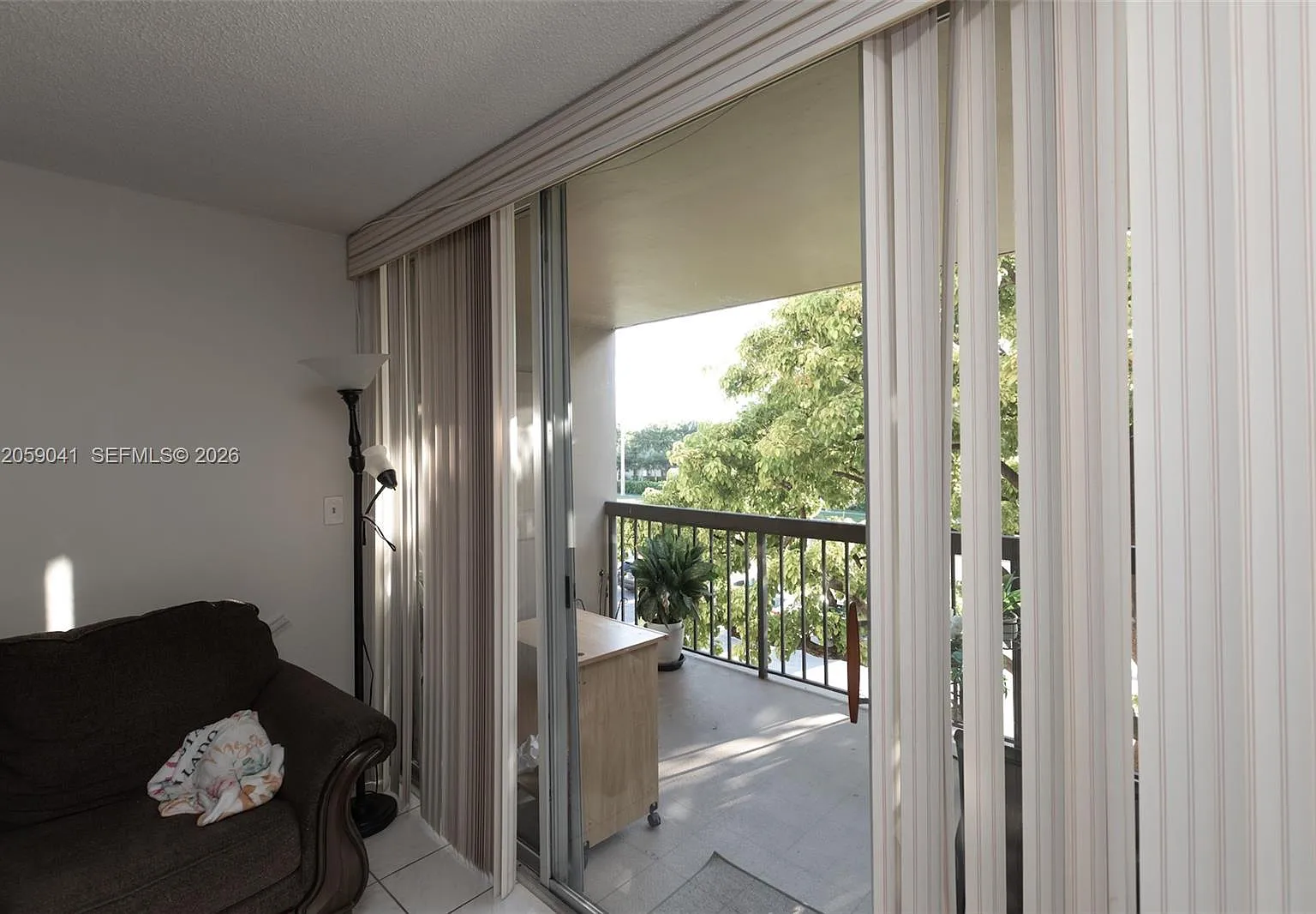 2 bed, 2.0 bath, 927 sqft, $2,300 — Photo 4