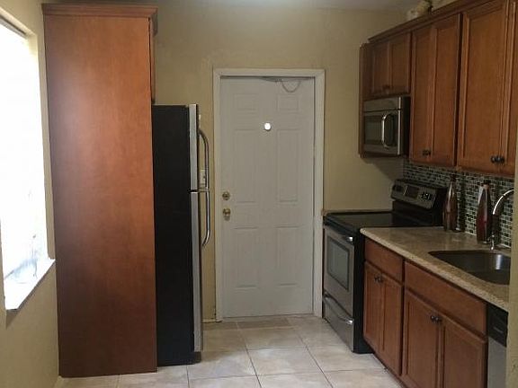 2nd image of 536 NW 21st Ave
