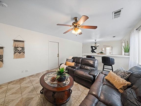 4th image of 461 Rio Bonito Street
