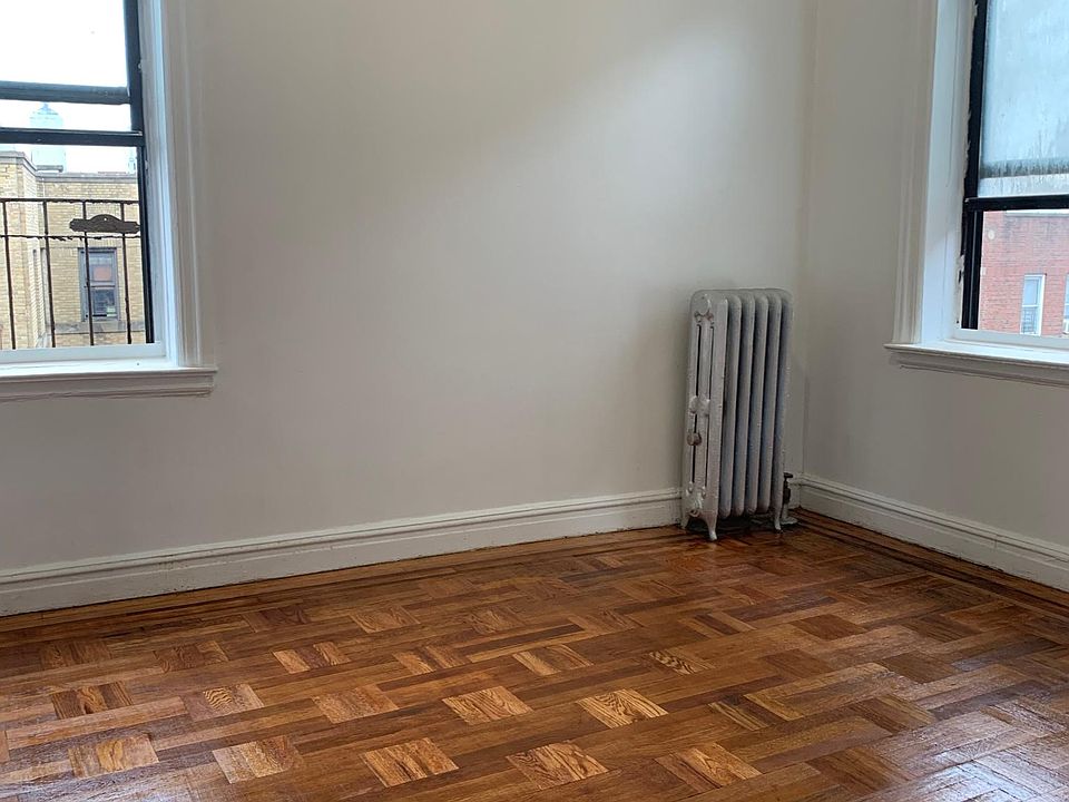 1st image of 2567 Colden Ave