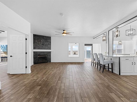 4th image of 402 S County Road 129