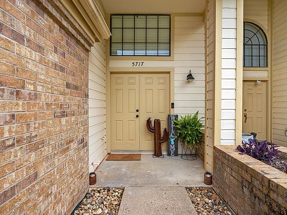 3rd image of 5717 Eaglewood Cir