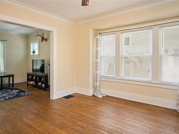 4th image of 1146 Garson Ave