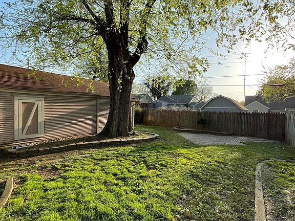 2nd image of 1928 S Jamestown Ave #1