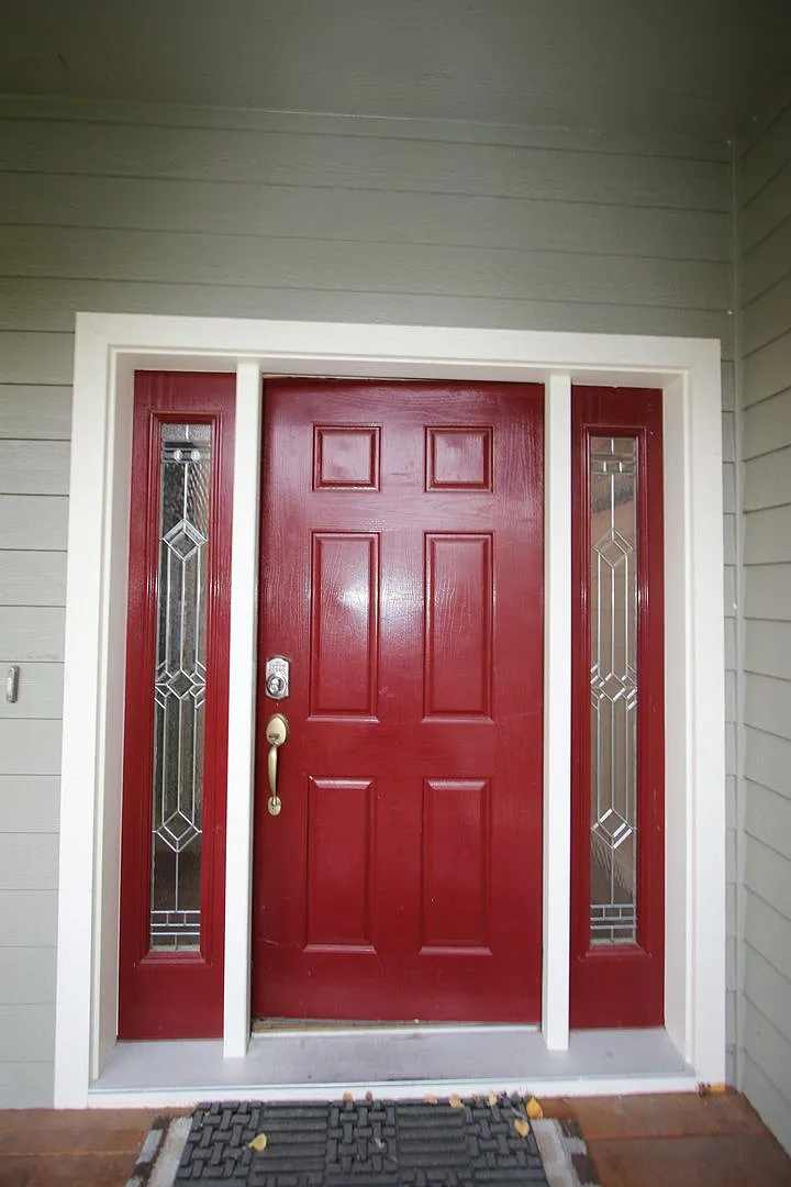 Lovely 4-Bedroom, 2.5-Bathroom Home in South Anchorage — Photo 3