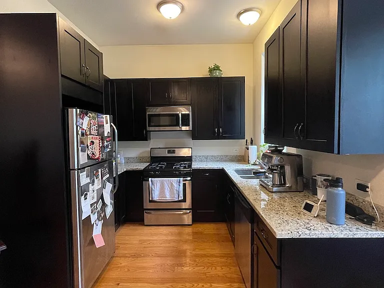 1738 W Huron St — Photo 4