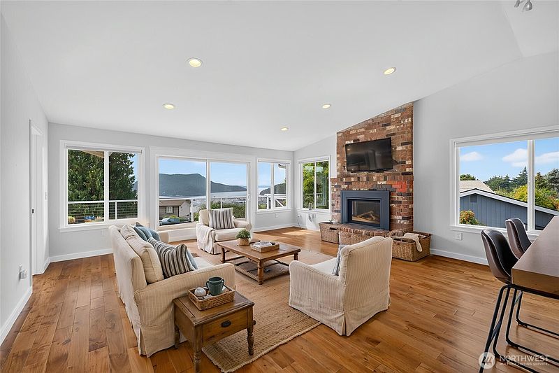 4th image of 4808 Glasgow Way
