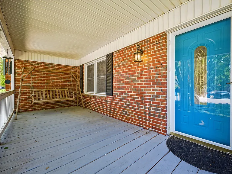 724 Yorkshire Dr — Photo 36
