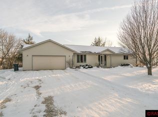 55814 River Fort Dr, Mankato, MN 56001