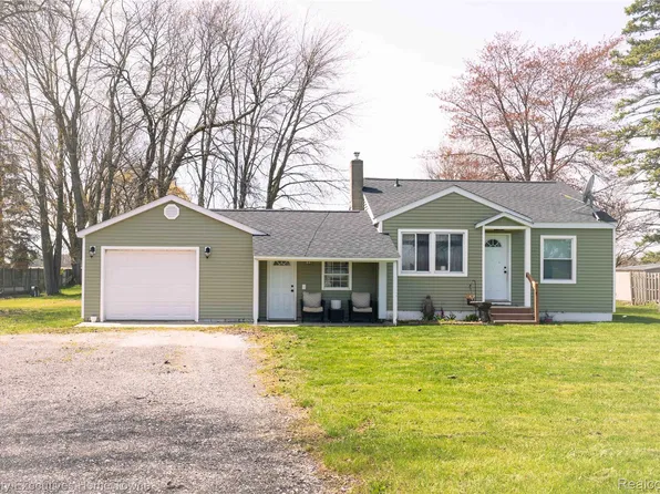 5017 North Rd, Clyde, MI 48049