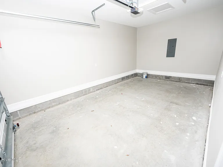 132 Macdonald Blvd — Photo 15