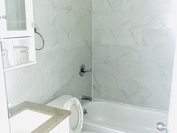 3rd image of 100 Madison St #6