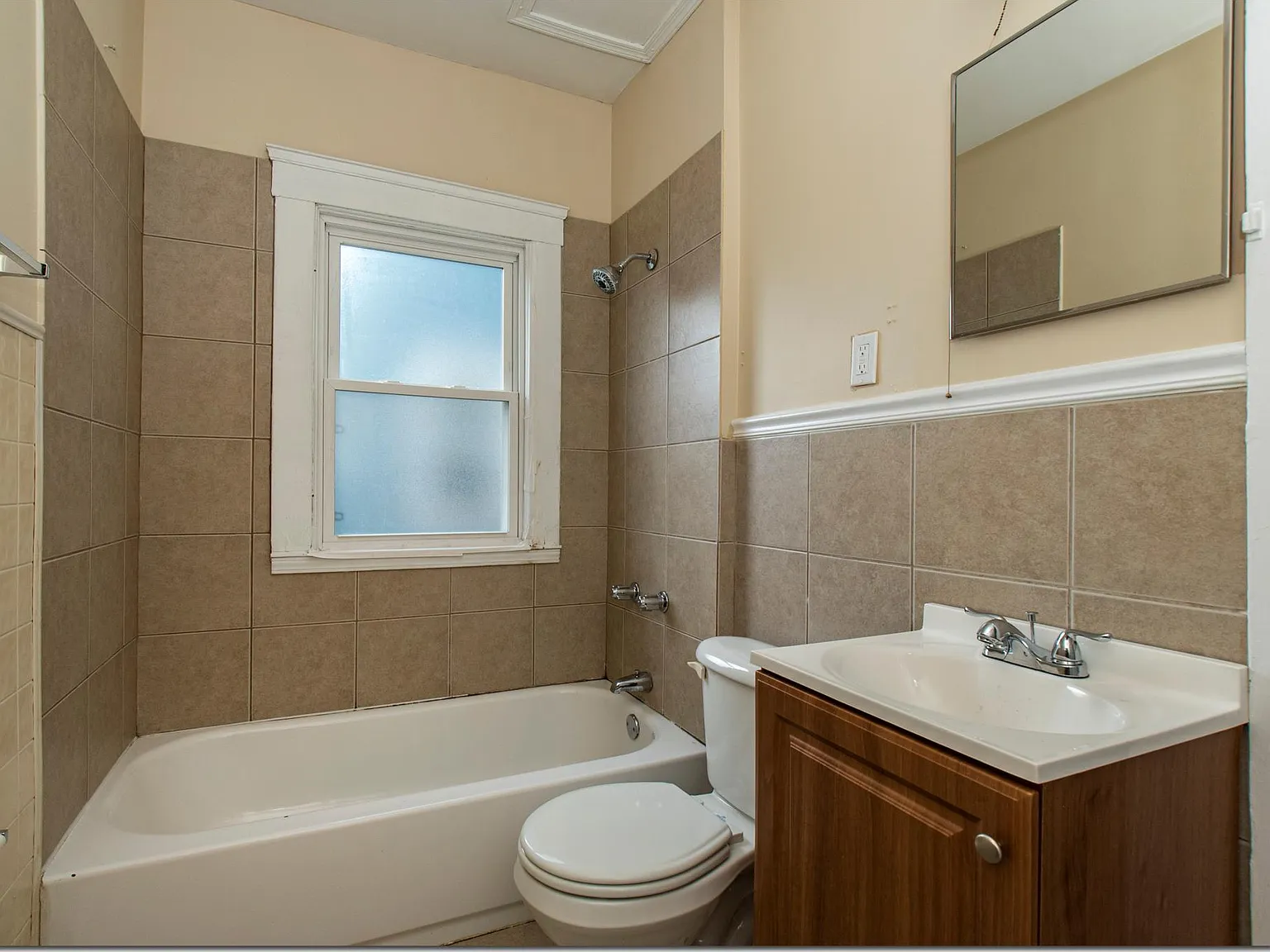 3100 Montclair Ave — Photo 3