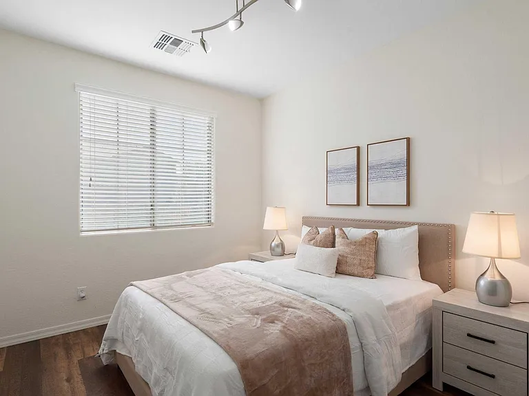 5414 W Straight Arrow Ln — Photo 21