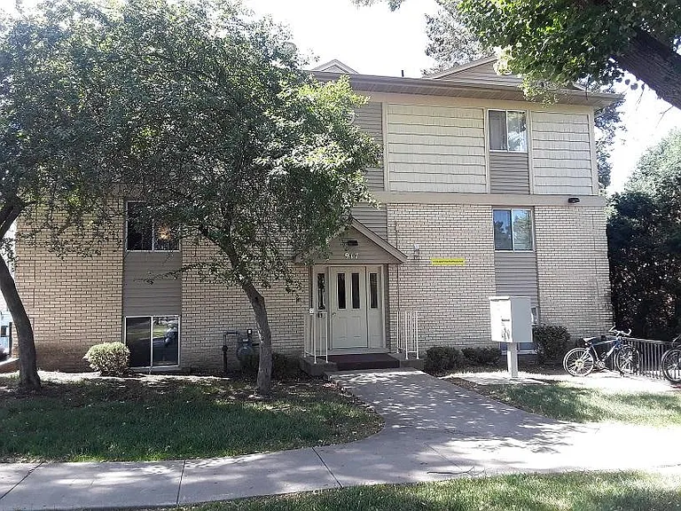 917 E College St #3 — Photo 1
