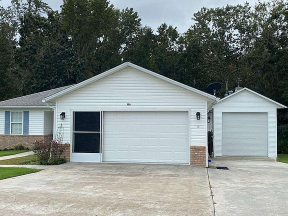 3rd image of 196 SE Willow Dr