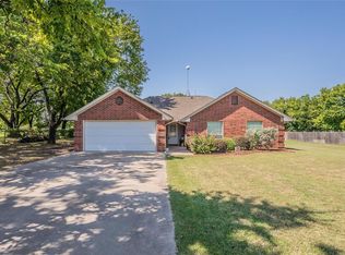 222 J E Woody Rd, Springtown, TX 76082