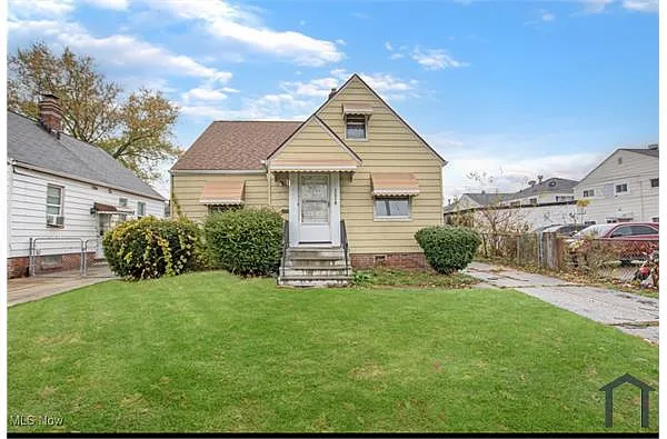 11716 Marne Ave photo 1