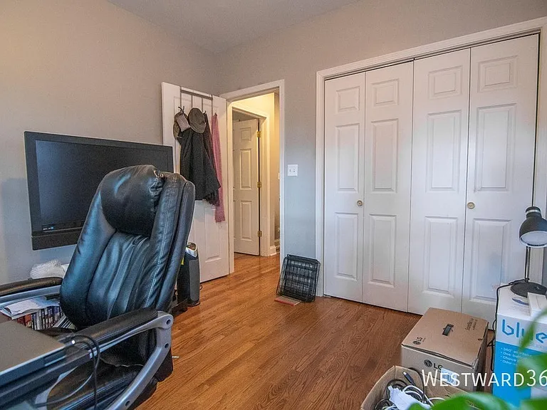 4330 N Sacramento Ave #2E — Photo 10