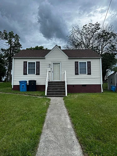 1712 Wayne St NE Photo 1
