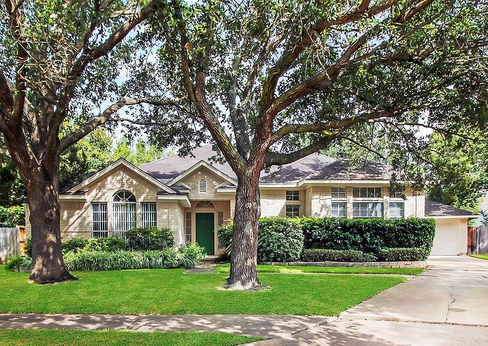 Beautiful 1106 Canyon Heights Court is on a peaceful cul de sac with very little traffic. It's a fabulous home.