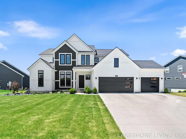 13059 Pine Glen Dr, Grand Haven, MI 49417