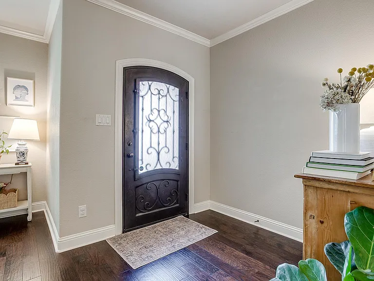 1201 Jerome St #1203 — Photo 2