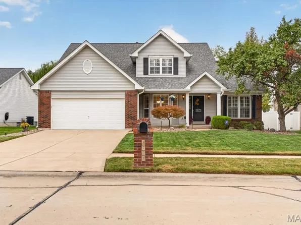 3277 Mango Dr, Saint Charles, MO 63301