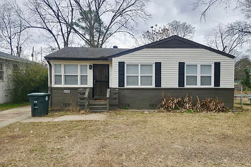 4220 40th Ct N Photo 1