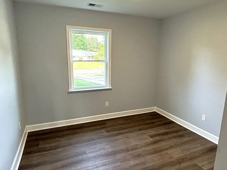 8468 Cedarcrest Dr E — Photo 12