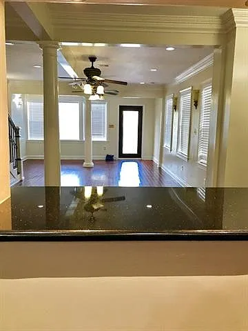 1120 Valence St — Photo 14