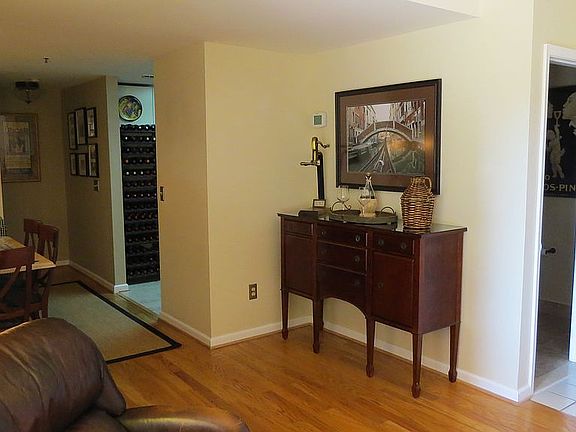 Hardwood Floors and Niches