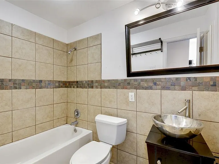 1510 W 6th St #103 — Photo 17