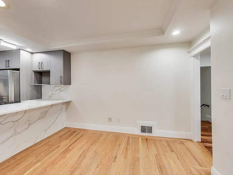 189 Hale St — Photo 6