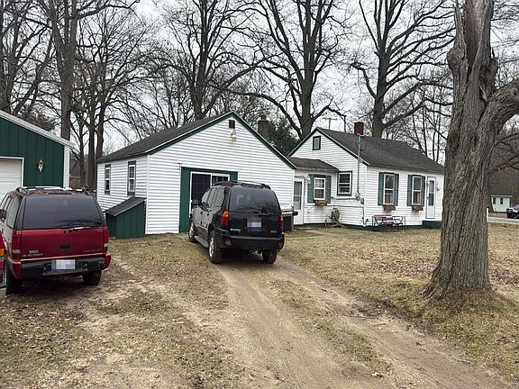 3rd image of 1484 Todd St